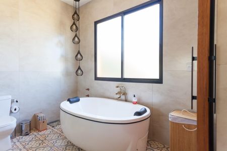 Casa de condomínio à venda com 400m², 4 quartos e 2 vagasBanheiro da Suíte