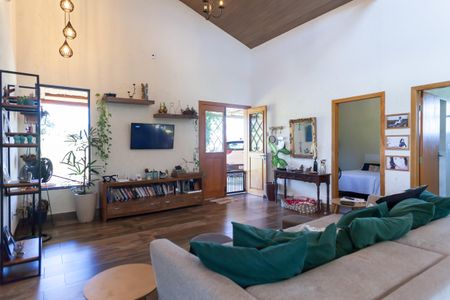 Casa de condomínio à venda com 400m², 4 quartos e 2 vagasSala de TV