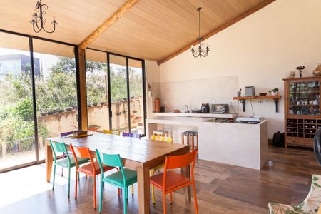 Casa de condomínio à venda com 400m², 4 quartos e 2 vagasCozinha gourmet