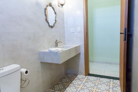 Casa de condomínio à venda com 400m², 4 quartos e 2 vagasBanheiro Social - casa 2