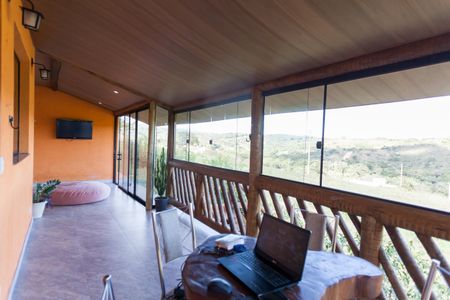 Casa de condomínio à venda com 400m², 4 quartos e 2 vagasvaranda