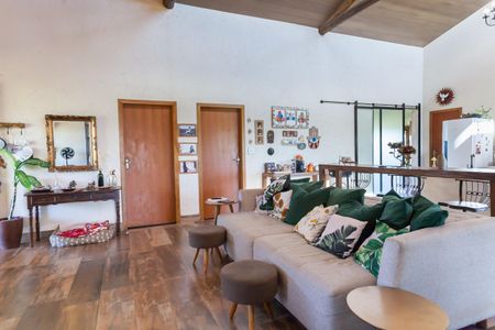 Casa de condomínio à venda com 400m², 4 quartos e 2 vagasSala de TV