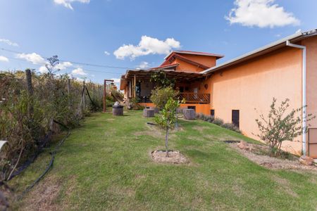 Casa de condomínio à venda com 400m², 4 quartos e 2 vagasQuintal