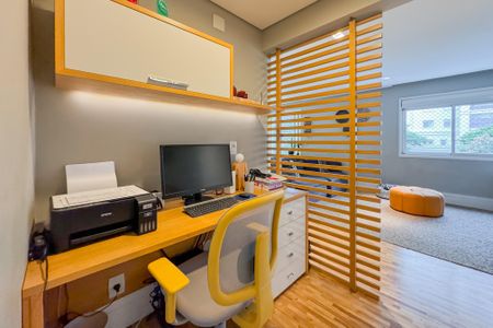 Apartamento à venda com 163m², 3 quartos e 3 vagasEscritório