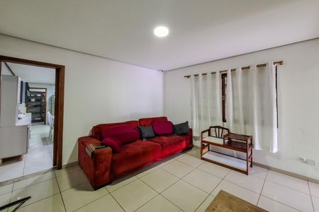 Casa à venda com 200m², 4 quartos e 1 vaga Casa à venda com 200m², 4 quartos e 1 vagaSala