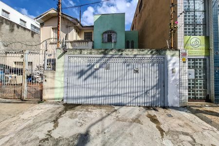 Casa à venda com 200m², 4 quartos e 1 vaga Casa à venda com 200m², 4 quartos e 1 vagaFachada