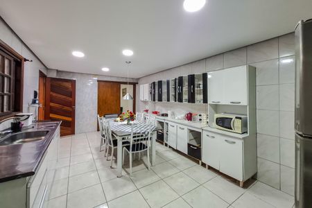 Casa à venda com 200m², 4 quartos e 1 vaga Casa à venda com 200m², 4 quartos e 1 vagaCozinha
