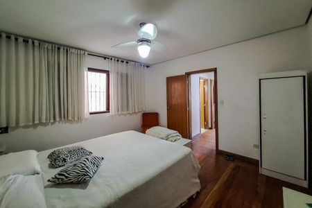 Casa à venda com 200m², 4 quartos e 1 vaga Casa à venda com 200m², 4 quartos e 1 vagaSuíte