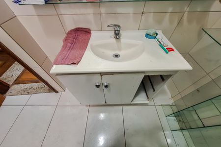 Casa à venda com 200m², 4 quartos e 1 vaga Casa à venda com 200m², 4 quartos e 1 vagaBanheiro Suíte