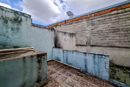 Casa à venda com 200m², 4 quartos e 1 vaga Casa à venda com 200m², 4 quartos e 1 vagaTerraço