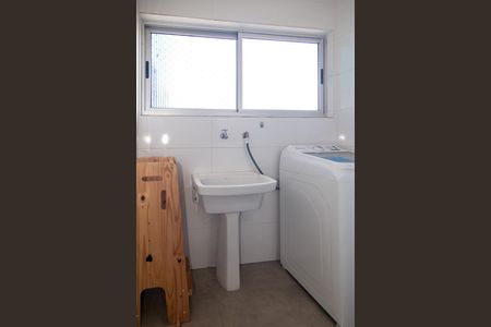 Apartamento à venda com 74m², 2 quartos e 1 vagaÁrea de Serviço