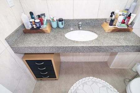 Apartamento à venda com 74m², 2 quartos e 1 vagaBanheiro da Suíte