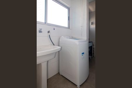 Apartamento à venda com 74m², 2 quartos e 1 vagaÁrea de Serviço