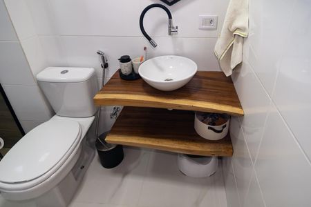 Apartamento à venda com 74m², 2 quartos e 1 vagaBanheiro Social