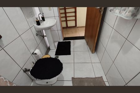 Casa à venda com 110m², 5 quartos e 3 vagasBanheiro - casa 1