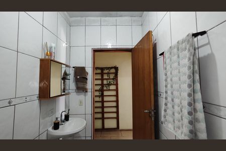 Casa à venda com 110m², 5 quartos e 3 vagasBanheiro - casa 1