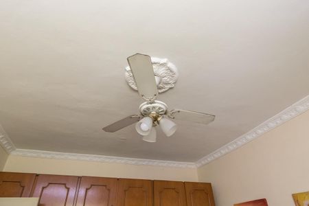 Casa à venda com 180m², 5 quartos e 2 vagasQuarto 1 - 1º andar 