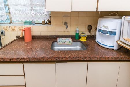 Casa à venda com 180m², 5 quartos e 2 vagasCozinha - 1º andar 