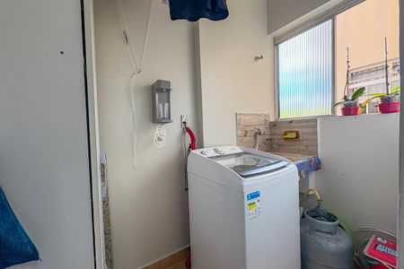 Apartamento à venda com 60m², 2 quartos e 1 vagaÁrea de Serviço