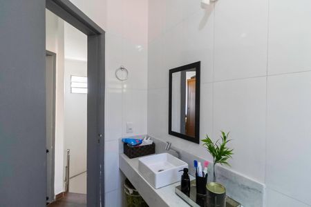 Casa de condomínio à venda com 85m², 2 quartos e 1 vaga Casa de condomínio à venda com 85m², 2 quartos e 1 vagaBanheiro social