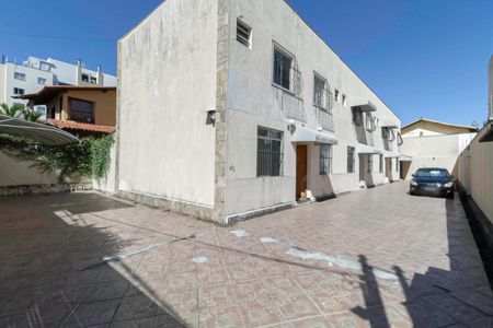 Casa de condomínio à venda com 85m², 2 quartos e 1 vaga Casa de condomínio à venda com 85m², 2 quartos e 1 vagaFachada