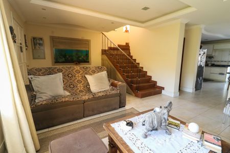 Casa à venda com 308m², 3 quartos e 4 vagas Casa à venda com 308m², 3 quartos e 4 vagasSala