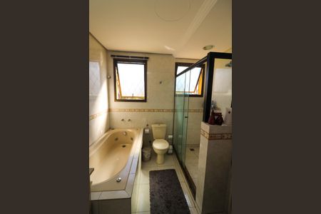 Casa à venda com 308m², 3 quartos e 4 vagas Casa à venda com 308m², 3 quartos e 4 vagasBanheiro da Suíte 1