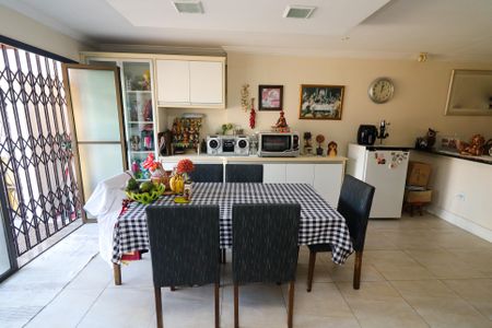 Casa à venda com 308m², 3 quartos e 4 vagas Casa à venda com 308m², 3 quartos e 4 vagasSala de Jantar