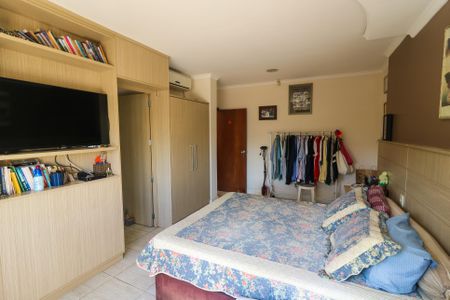 Casa à venda com 308m², 3 quartos e 4 vagas Casa à venda com 308m², 3 quartos e 4 vagasSuíte 1