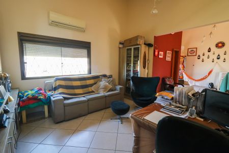 Casa à venda com 308m², 3 quartos e 4 vagas Casa à venda com 308m², 3 quartos e 4 vagasSala de TV