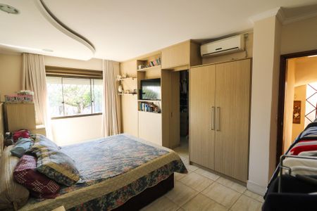 Casa à venda com 308m², 3 quartos e 4 vagas Casa à venda com 308m², 3 quartos e 4 vagasSuíte 1