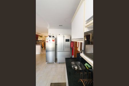 Casa à venda com 308m², 3 quartos e 4 vagas Casa à venda com 308m², 3 quartos e 4 vagasCozinha