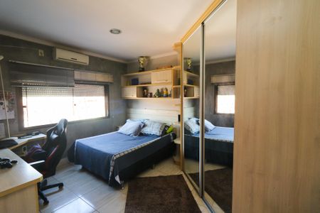 Casa à venda com 308m², 3 quartos e 4 vagas Casa à venda com 308m², 3 quartos e 4 vagasSuíte 2