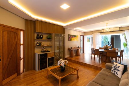 Casa à venda com 179m², 3 quartos e 4 vagasSalas