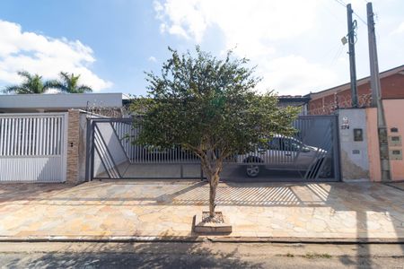 Casa à venda com 179m², 3 quartos e 4 vagasFachada