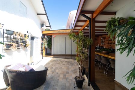 Casa à venda com 179m², 3 quartos e 4 vagasQuintal