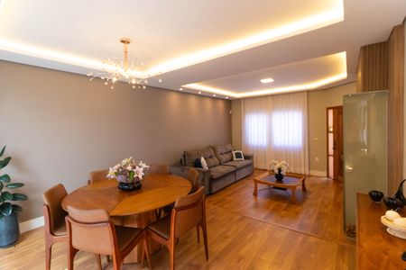 Casa à venda com 179m², 3 quartos e 4 vagasSala