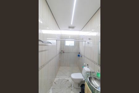 Casa à venda com 179m², 3 quartos e 4 vagasBanheiro 01