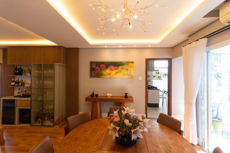 Casa à venda com 179m², 3 quartos e 4 vagasSala