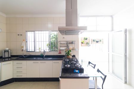 Casa à venda com 179m², 3 quartos e 4 vagasCozinha