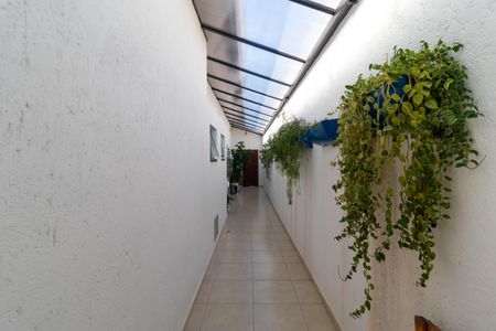Casa à venda com 179m², 3 quartos e 4 vagasCorredor