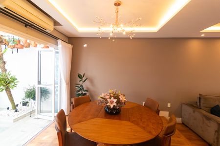 Casa à venda com 179m², 3 quartos e 4 vagasSala