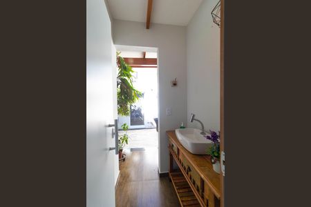 Casa à venda com 179m², 3 quartos e 4 vagasBanheiro 02