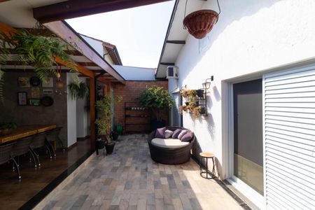 Casa à venda com 179m², 3 quartos e 4 vagasQuintal