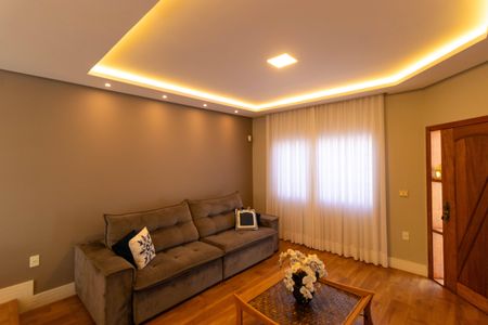 Casa à venda com 179m², 3 quartos e 4 vagasSalas