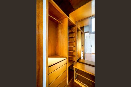 Apartamento à venda com 82m², 3 quartos e 2 vagasCloset da suíte