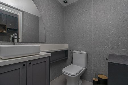 Studio para alugar com 28m², 1 quarto e sem vaga Studio para alugar com 28m², 1 quarto e sem vagaBanheiro Social