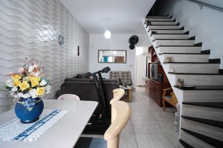 Casa à venda com 156m², 2 quartos e 2 vagasSala