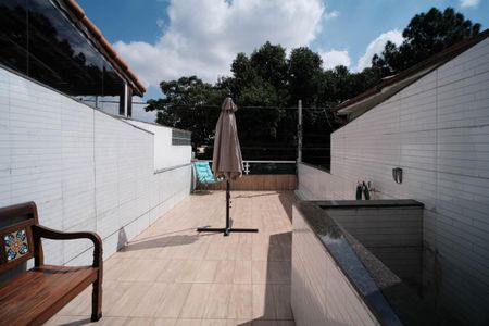 Casa à venda com 156m², 2 quartos e 2 vagasÁrea comum