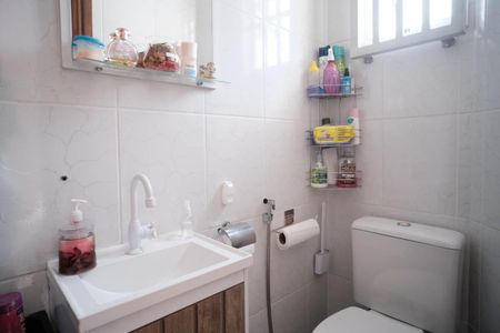 Casa à venda com 156m², 2 quartos e 2 vagasLavabo